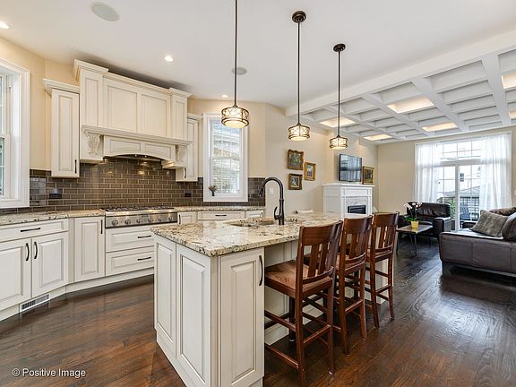 5th image of 3732 N Clifton Ave