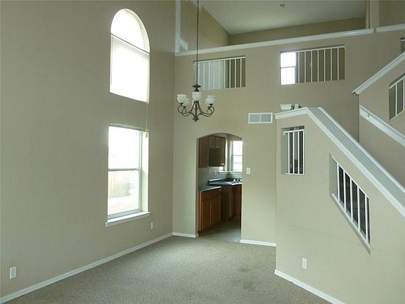 5th image of 233 Bagwell Ct