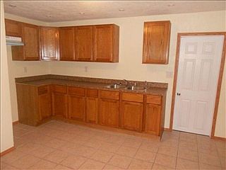 4th image of 707 Hiddeson Ave