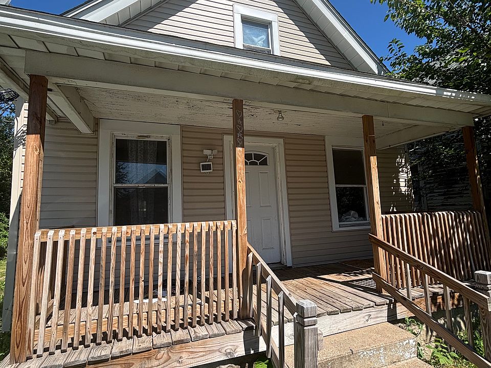 1st image of 321 Kosciusko St