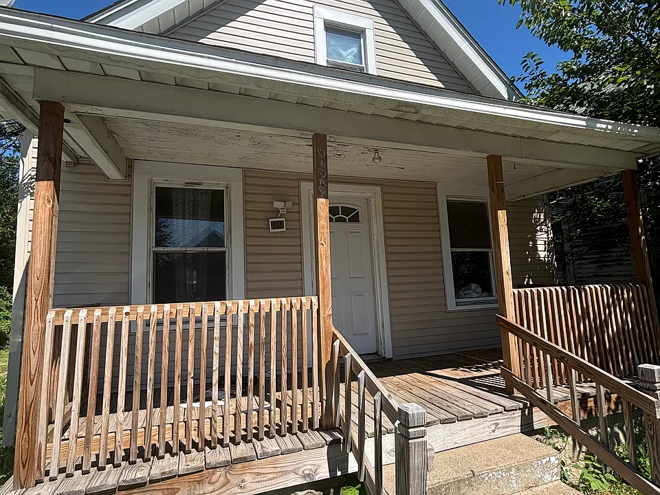 321 Kosciusko St