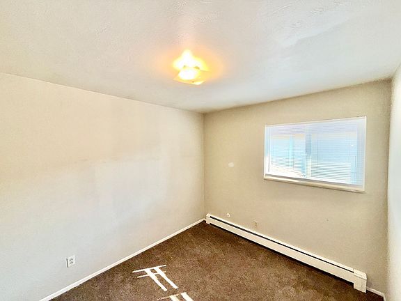 4th image of 1116 Holland Park Blvd APT 2