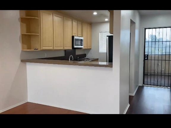 5th image of 26051 Vermont Ave #303
