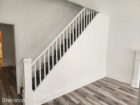 3rd image of 1121 Lancaster Ave
