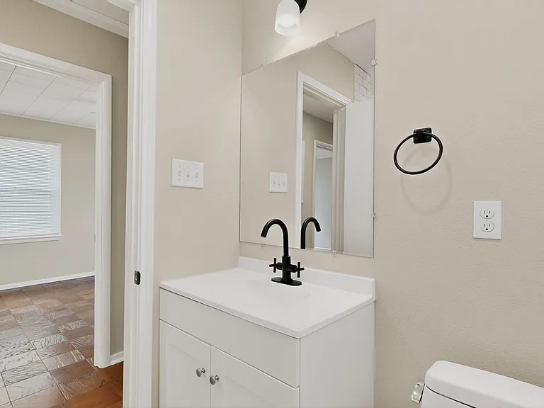2506 Hillsboro Ave — Photo 25
