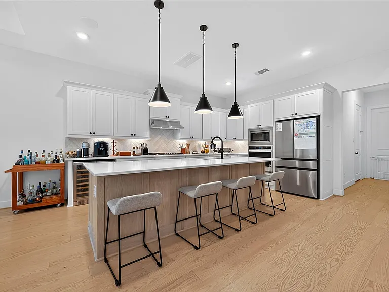 9722 Dani Lake Dr — Photo 15