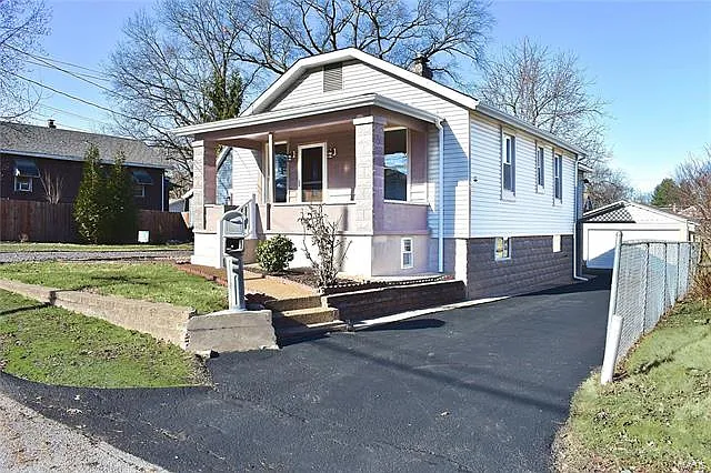 311 W Felton Ave photo 1