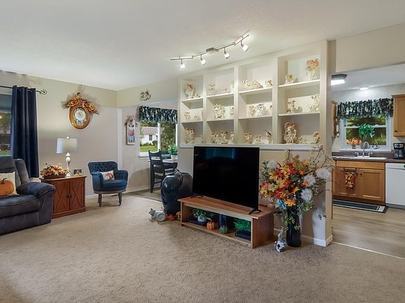 4th image of 3008 Pineview Dr