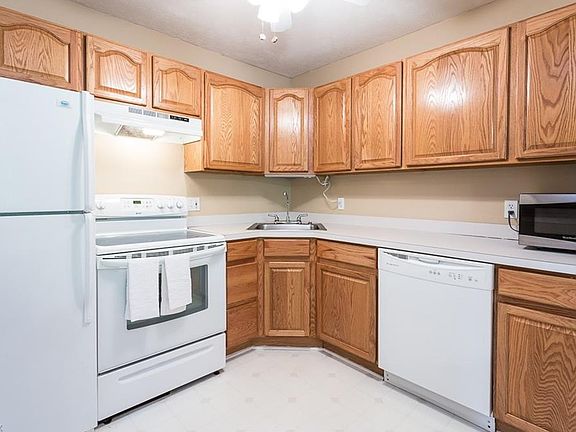 4th image of 645 Almas Ct