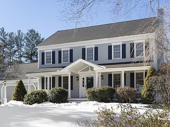 2nd image of 6 Sweetwood Cir