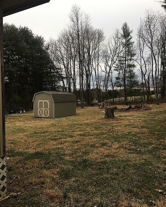 2nd image of 129 Stonebrook Rd