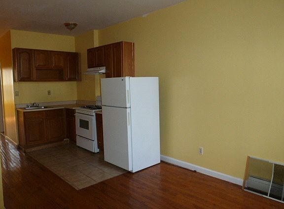 2nd image of 2407 Tilden Ave