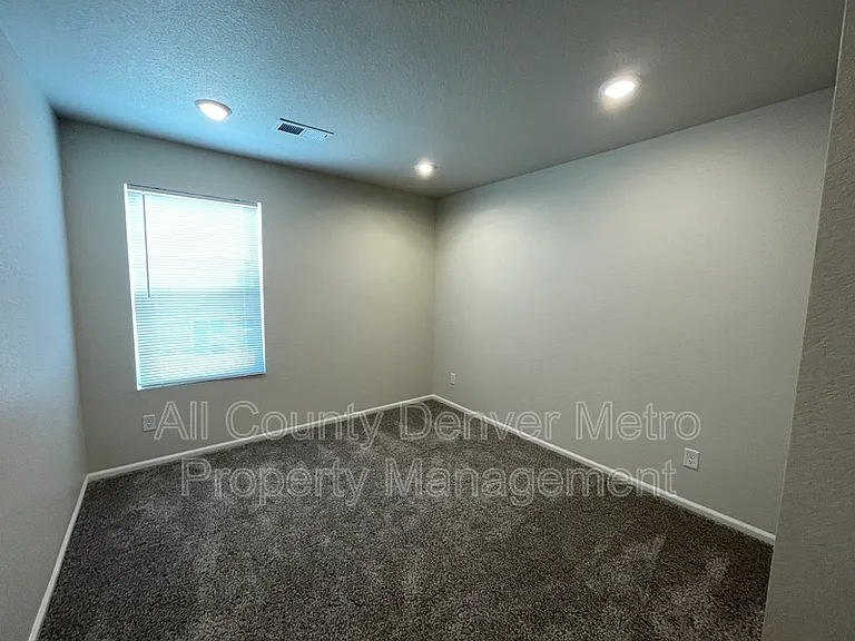 6089 N Liverpool St — Photo 6