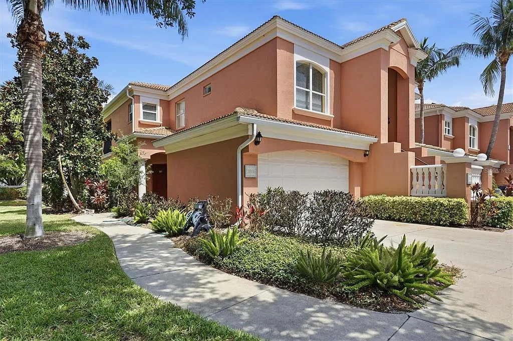3 bed, 3.0 bath, 2039 sqft, $5,500 — Photo 2