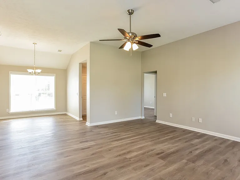 416 Lake Forest Dr — Photo 6