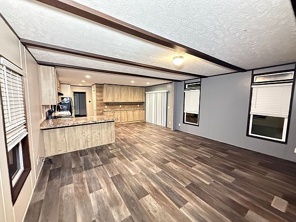 3rd image of 3222 Tara Pl