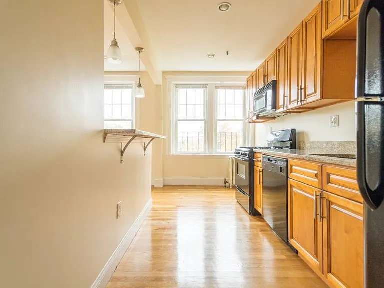 288 Chestnut Hill Ave #14 — Photo 2