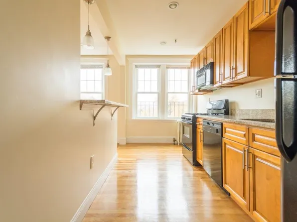 288 Chestnut Hill Ave APT 14A, Boston, MA 02135