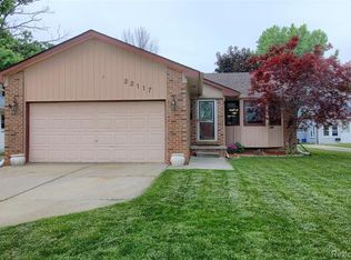22117 Francis St, Saint Clair Shores, MI 48082