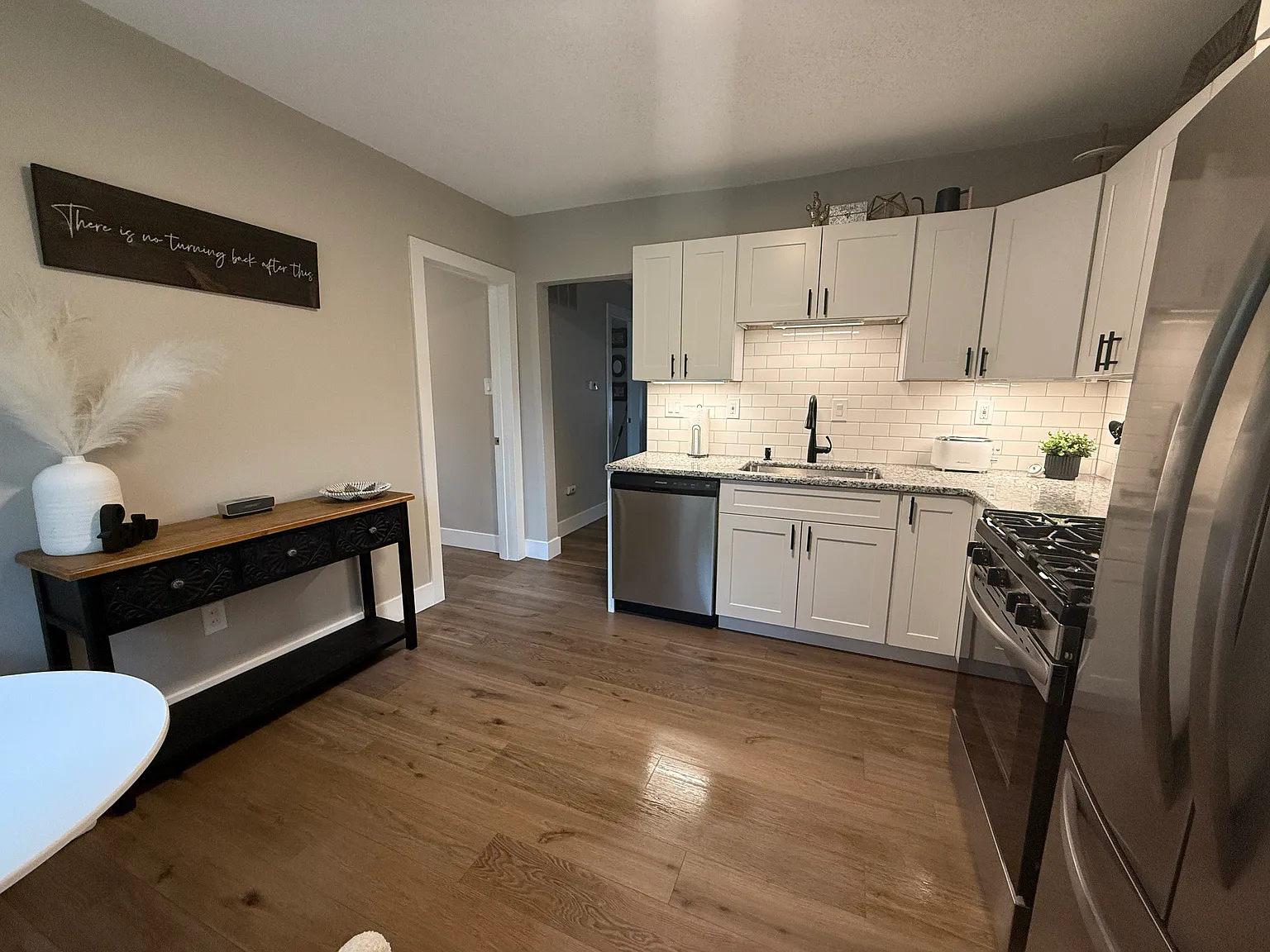 2 bed, 860 sqft, $1,550 — Photo 4