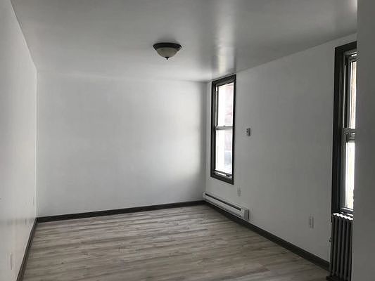 2nd image of 891 Cypress Ave Ste 2