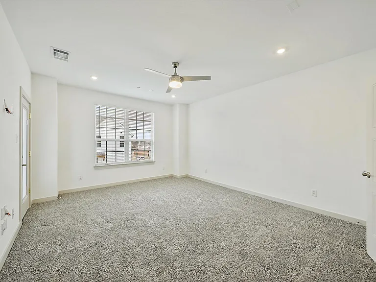 543 Eiseley Dr — Photo 13