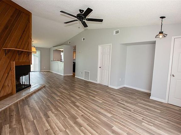 2nd image of 5548 Garden Grove Cir