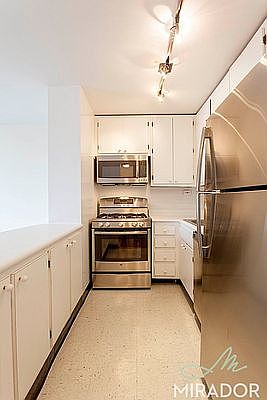 4th image of 330 E 39th St APT 6F