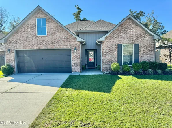 13217 W Jackson Lee Dr, Ocean Springs, MS 39564