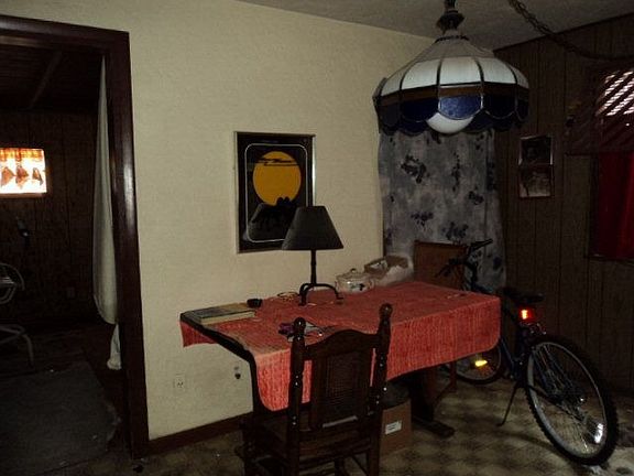 3rd image of 125 Laurie Dr