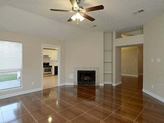 3rd image of 2410 Colton Hollow Dr