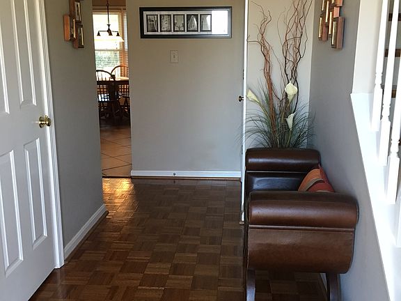 3rd image of 2373 Hartland Parkside Dr