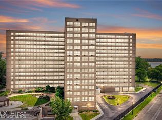 8900 E Jefferson Ave APT 1516, Detroit, MI 48214