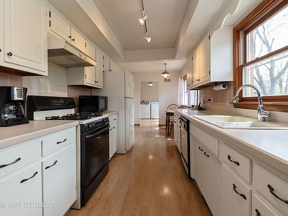 4th image of 20449 Arcadian Ct