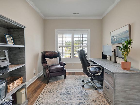 5th image of 553 Stanwood Drive SE