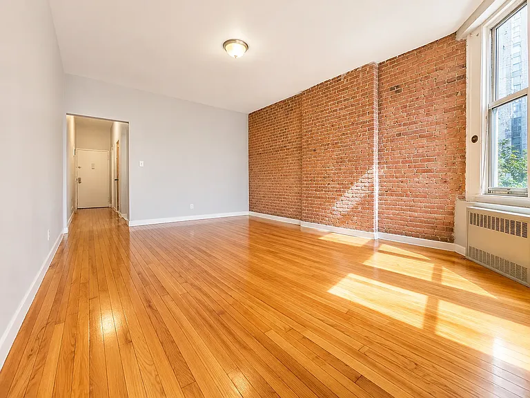 2 Spencer Ct #4A — Photo 3