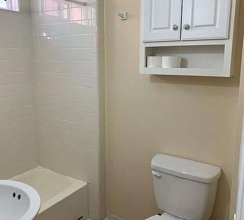 2nd image of 1012 NE 42nd St Suite B