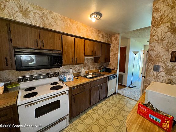5th image of 2868 Kensington Dr