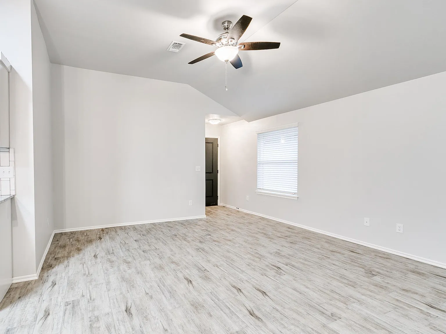 3 bed, 1246 sqft, $1,495 — Photo 4