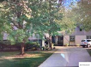 10 College Cir, Mason City, IA 50401