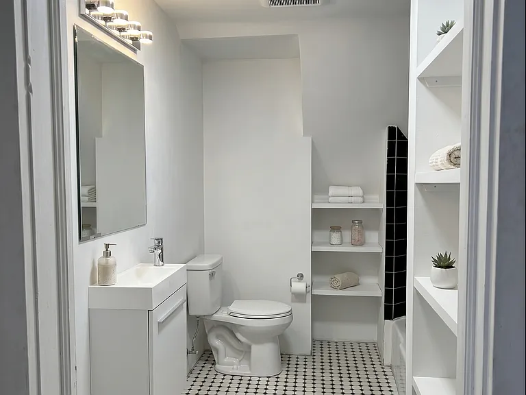 77 Colonial Cir #3 — Photo 6