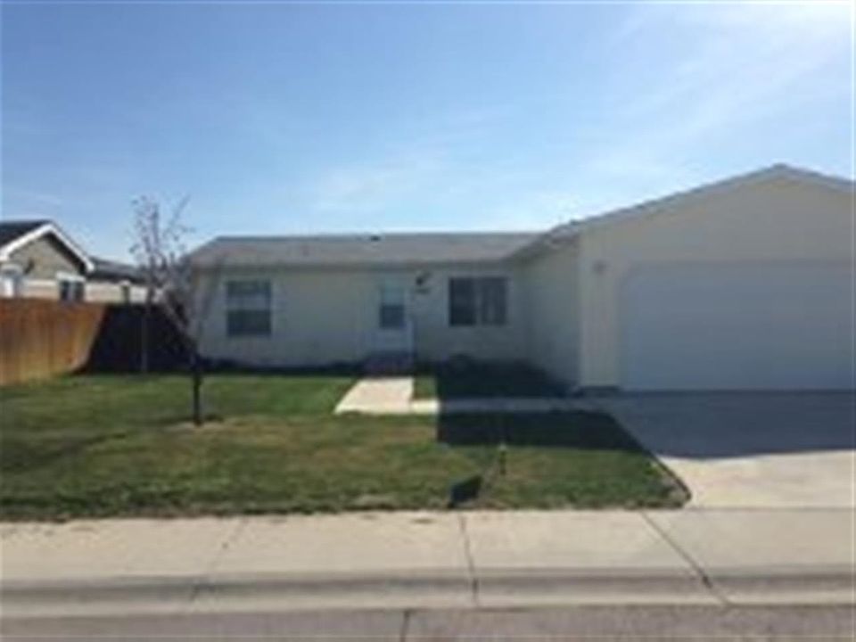 1st image of 1460 American Ln