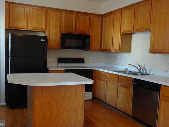 4th image of 6302 Meadow Glade Ln