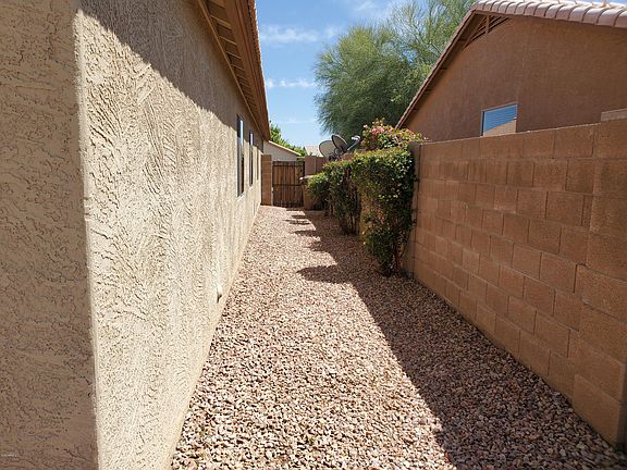 3rd image of 20928 N 93rd Ln