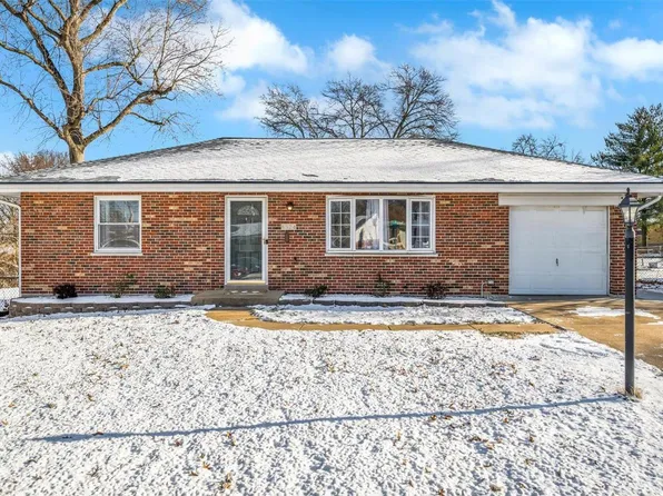 8324 Laconia Dr, Saint Louis, MO 63123