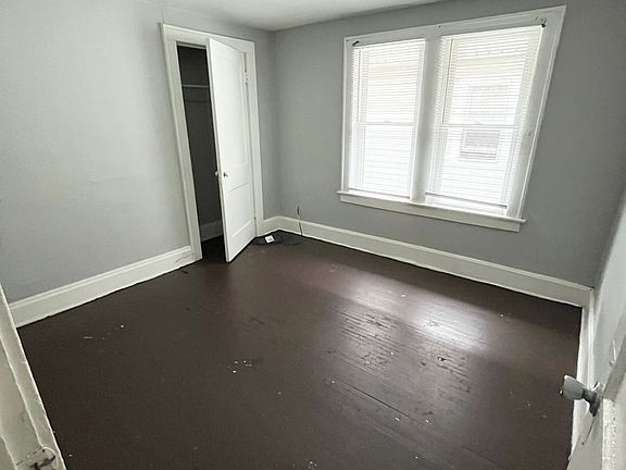 4th image of 357-359 Midland Ave