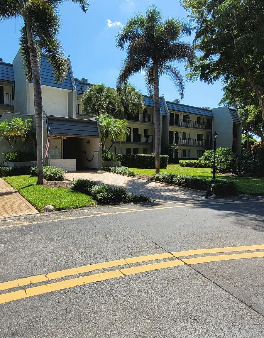 4793 Esedra Court #208
