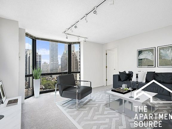 5th image of 1112 N Dearborn St #1108