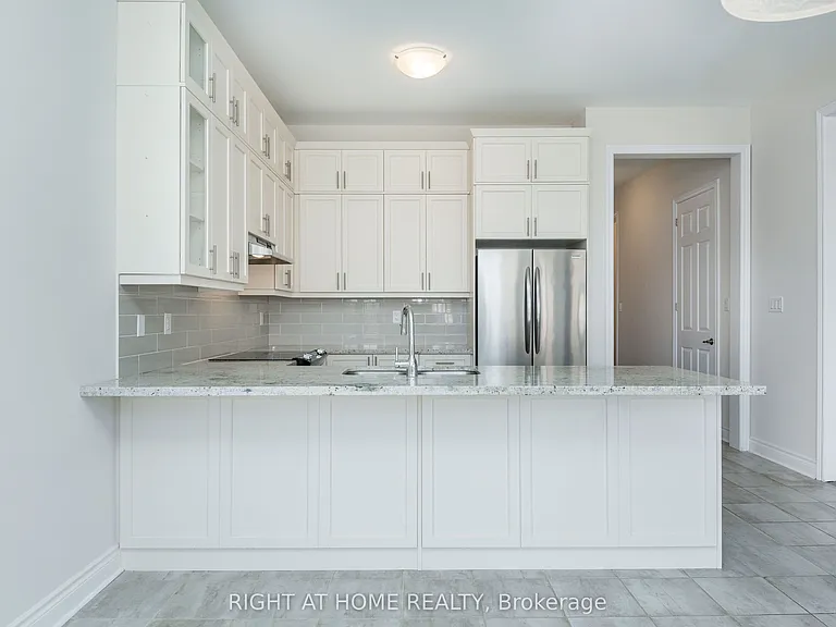 8 Monarch Dr — Photo 17
