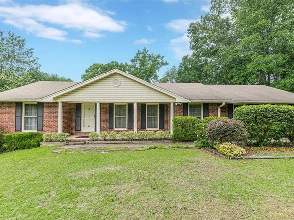 9268 Choctaw Ct, Jonesboro, GA 30236